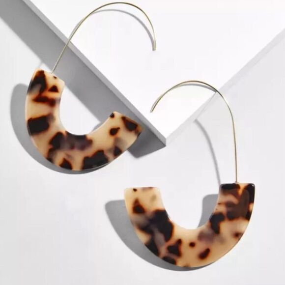 Blonde Leopard Tortoiseshell Acetate Semi-Circle Earrings NWT - Picture 1 of 8